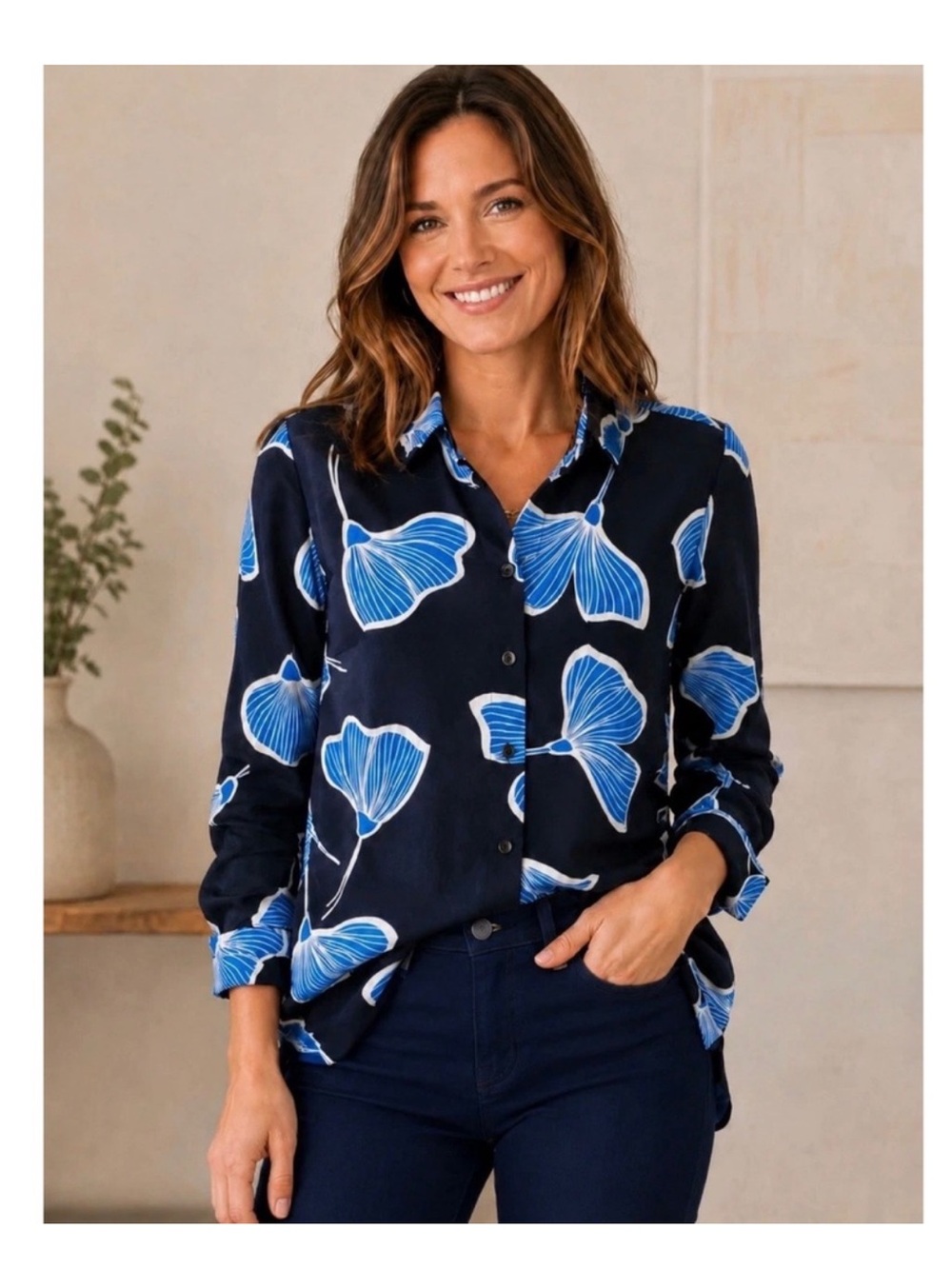 Cabi Womens RegalBlouse #6080 Navy & Blue floral Size Small Polyester